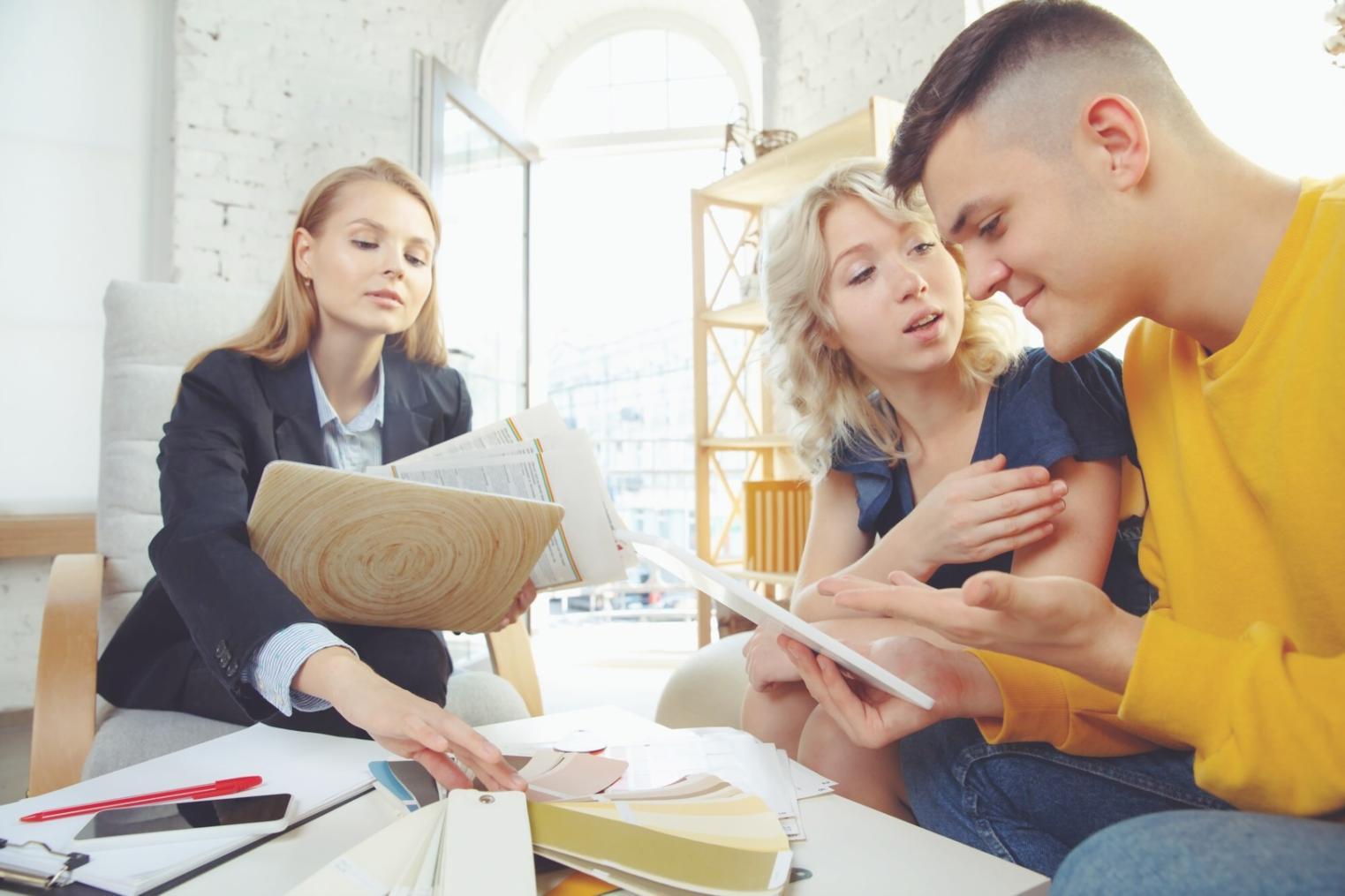 Detaillierte Finanzberichte und Analysen